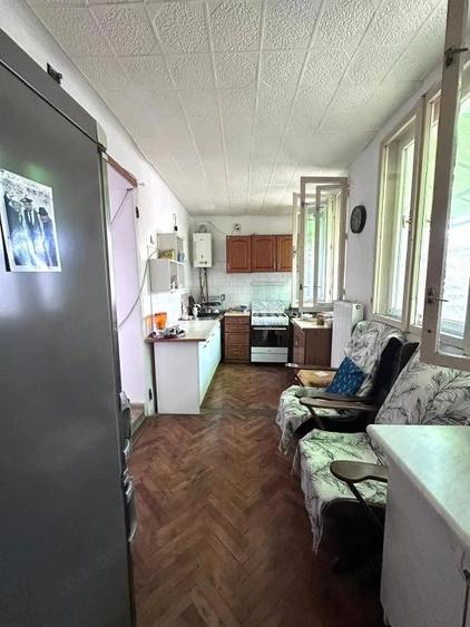 Casă cu Teren 1464 Mp în Central