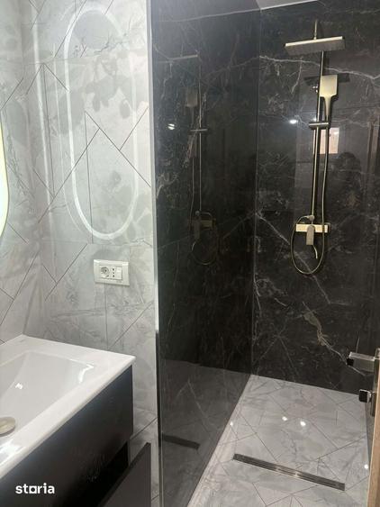 Apartament cu 3 camere decomandat în Astra