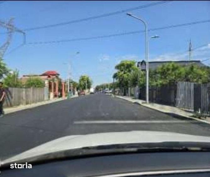 Casă cu 3 camere cu Teren 942 Mp în Sintești