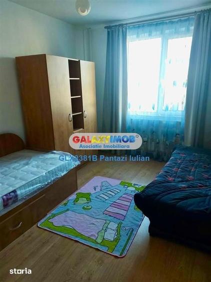 Apartament cu 3 camere semidecomandat în Crângași