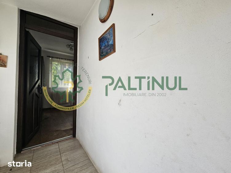 Casă cu 2 camere decomandat cu Teren 335 Mp în Central
