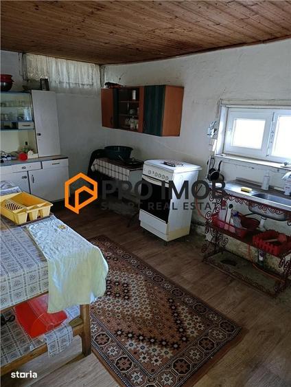 Casă cu 4 camere decomandat în Scurtești