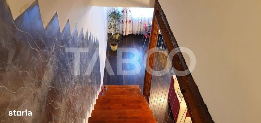 Casă cu 3 camere decomandat în Calea Poplăcii