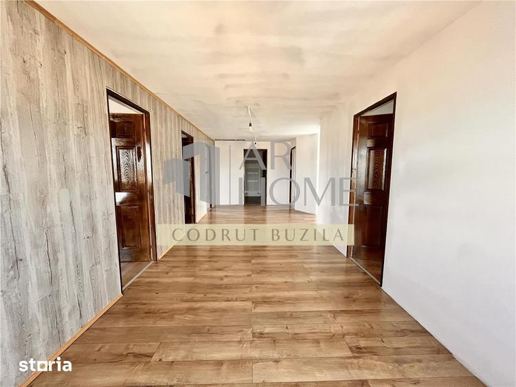 Casă cu 7 camere cu Teren 962 Mp în Mănești