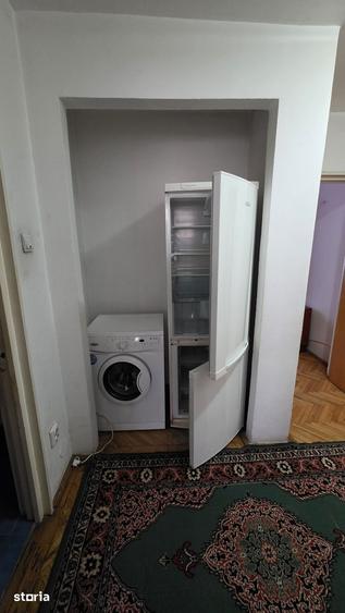 Apartament cu 4 camere semidecomandat în Colentina