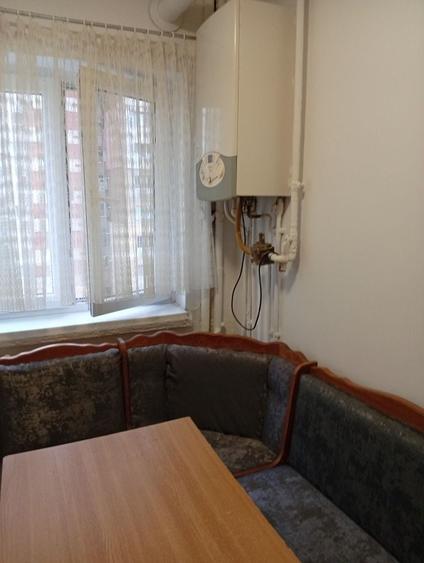 Apartament cu 2 camere semidecomandat în Craiovița Nouă