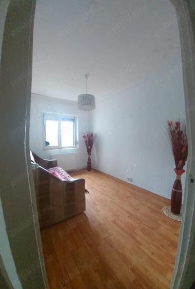 Apartament cu 3 camere decomandat în Micro 21