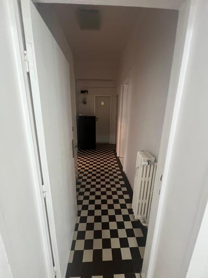 Apartament cu 4 camere decomandat în Capitale