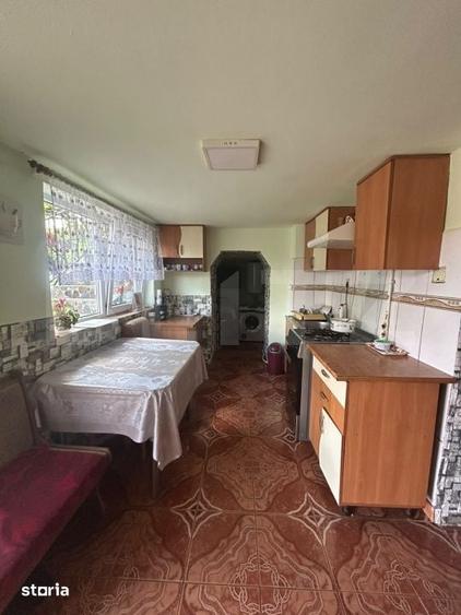Casă cu 5 camere cu Teren 3000 Mp în Central