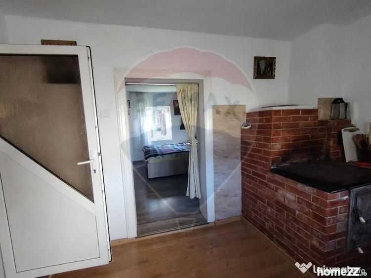 Casă cu 2 camere cu Teren 11541 Mp în Periferie