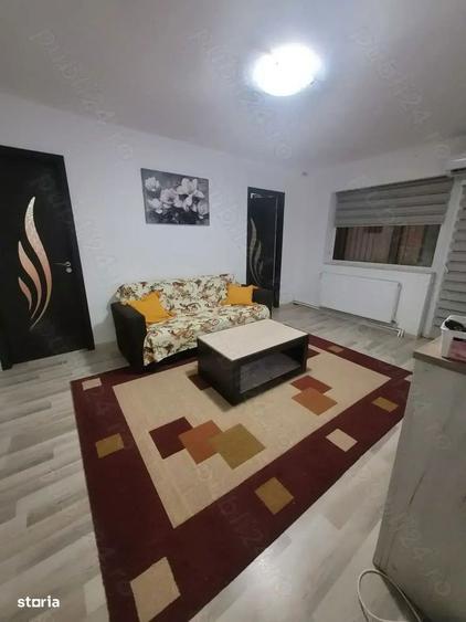 Apartament cu 3 camere semidecomandat în Central