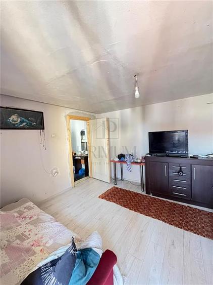 Apartament cu 2 camere semidecomandat în Dâmbovița