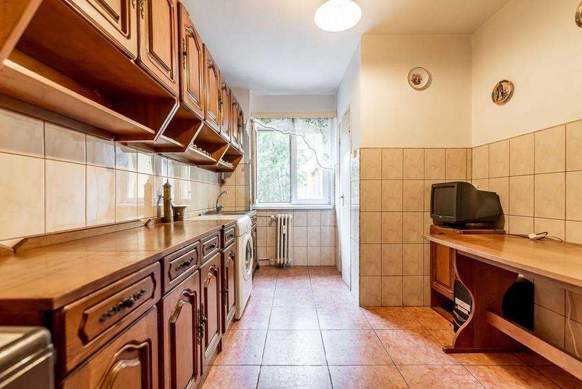 Apartament cu 3 camere semidecomandat în Aurel Vlaicu