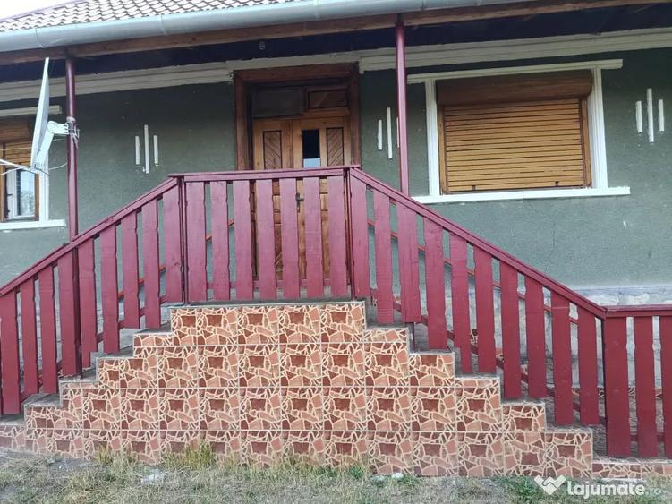 Casă cu 3 camere în Central