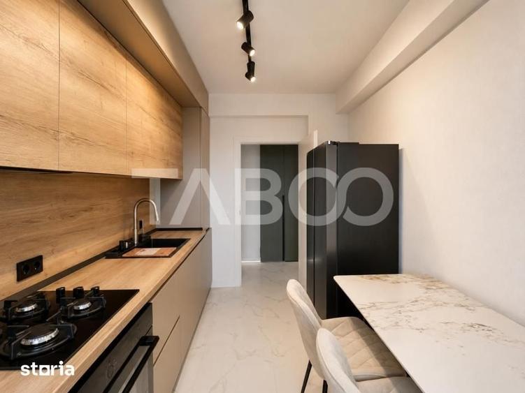 Apartament cu 3 camere decomandat în Est