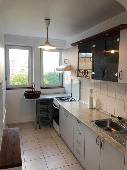 Apartament cu 3 camere semidecomandat în Romană