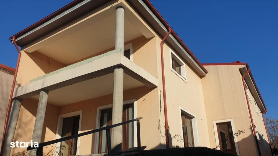 Super VILA P+1+ M 310mp construiti Teren 470mp Brailita - 11