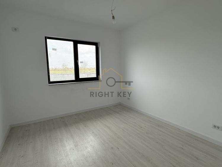 Casă individuală cu 4 camere cu Teren 400 Mp în Clinceni