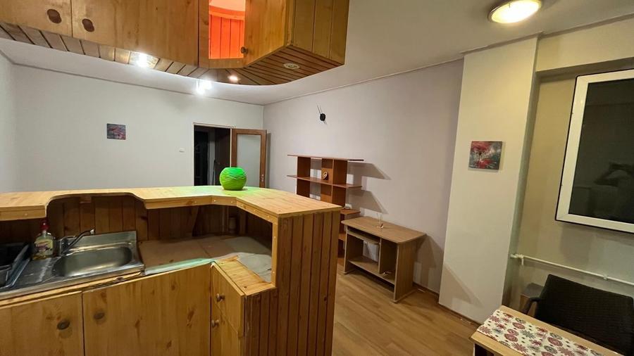 Garsonieră decomandată în Drumul Taberei