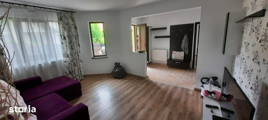 Casă cu 3 camere cu Teren 370 Mp în Valea Adâncă