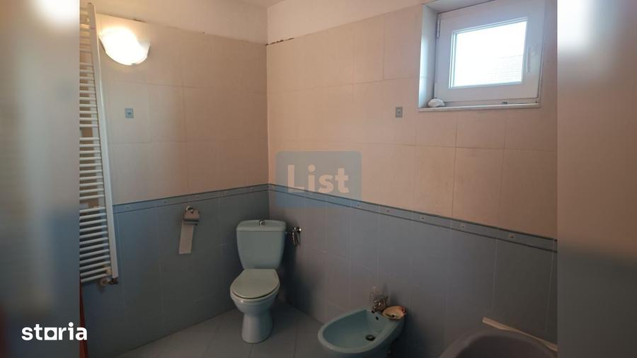 Casă cu 5 camere cu Teren 709 Mp în Podari