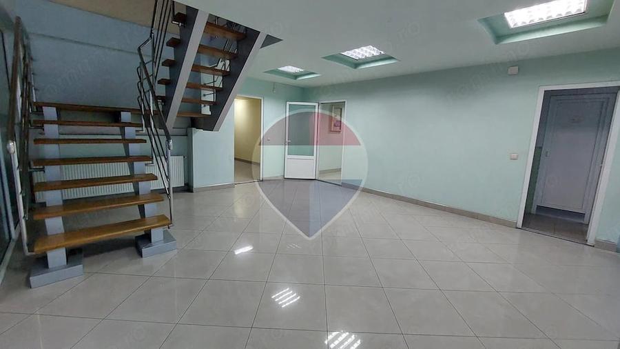 Spațiu comercial, de 880 mp, în Muntenii de Jos