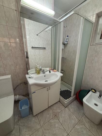Apartament cu 3 camere decomandat în Torontalului