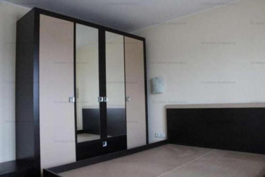 Apartament cu 3 camere decomandat în Independenței