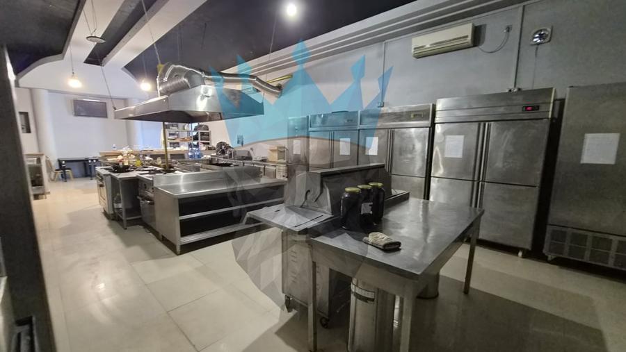 Spațiu comercial, de 370 mp, în P-ța Muncii