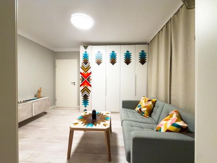 Apartament cu 2 camere semidecomandat, mobilat în Central
