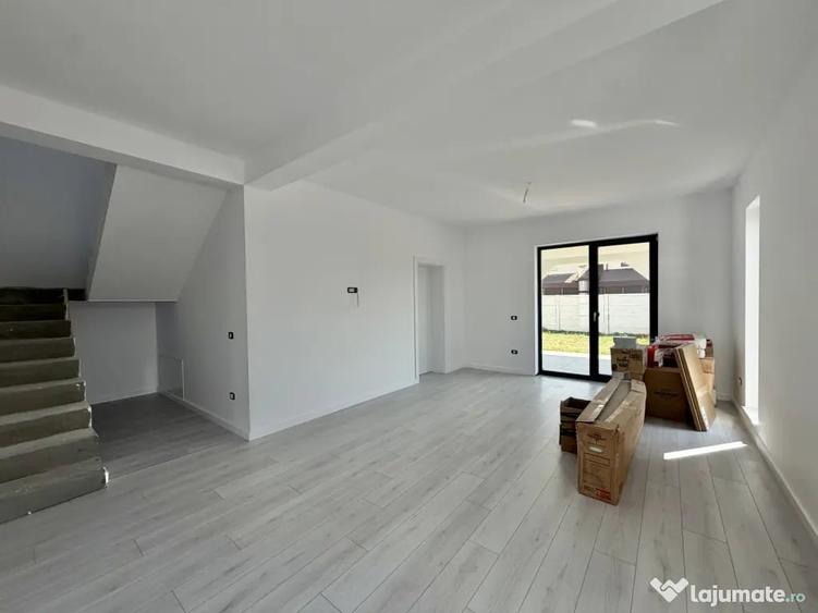 Casă cu 4 camere cu Teren 270 Mp în Giroc
