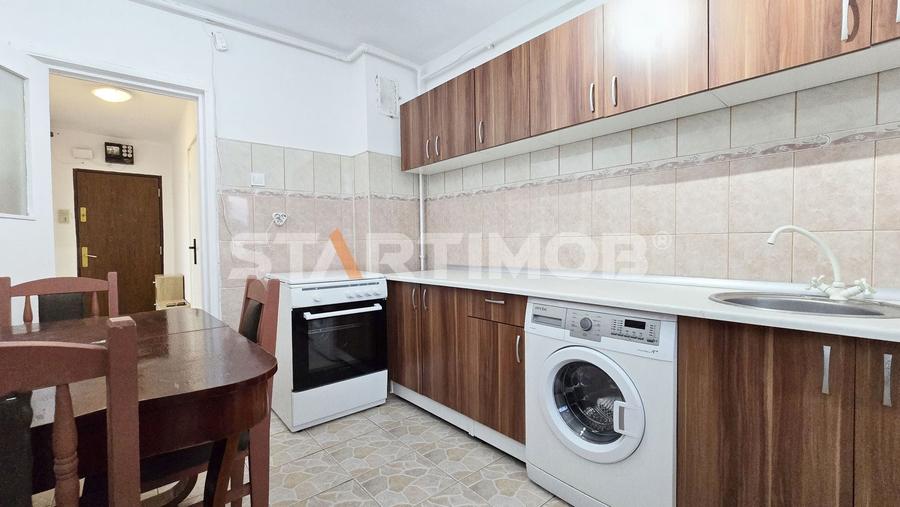 Apartament cu 3 camere decomandat, mobilat în Vlahuță