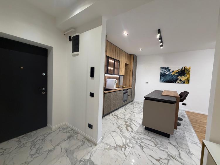 Apartament cu 3 camere decomandat în Domenii