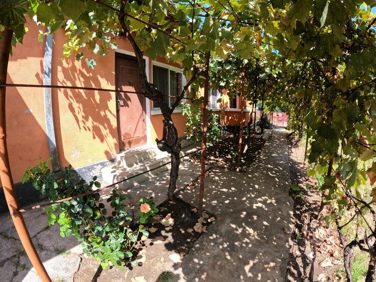 Casă individuală cu 6 camere cu Garaj în Slobozia