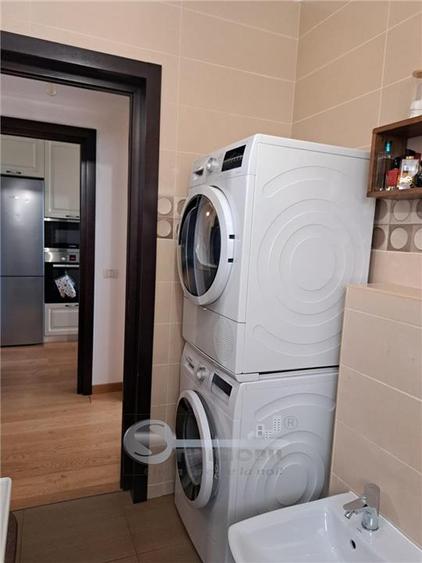 Apartament cu 3 camere decomandat, mobilat în Galata