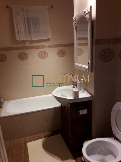 Apartament cu 3 camere decomandat, mobilat în Lipovei