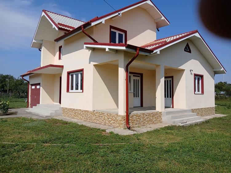 Casă cu 4 camere cu Teren 1594 Mp în Exterior Nord