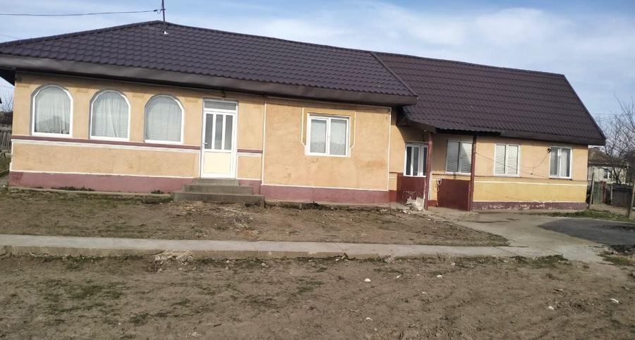Casă cu 4 camere în Borcea