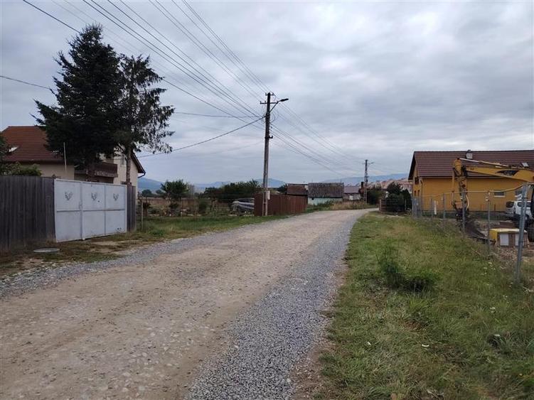 Teren Construcții intravilan de 2227 mp, în Vest