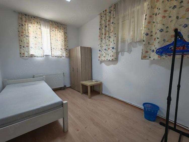 Apartament cu 3 camere decomandat în Exterior Vest