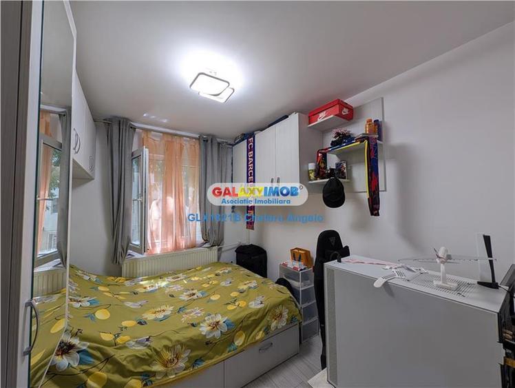Apartament cu 3 camere semidecomandat în Berceni