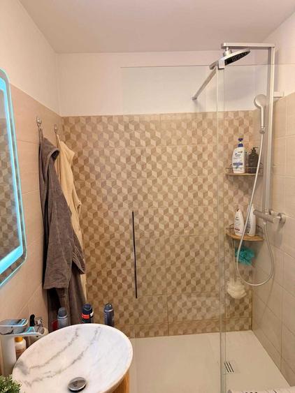 Apartament cu 3 camere decomandat în Victoriei
