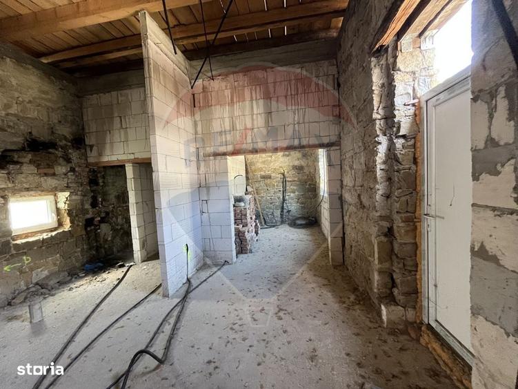 Casă cu 4 camere în Central