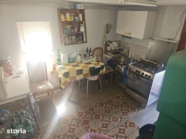 Casă cu Teren 1000 Mp în Stâlpeni