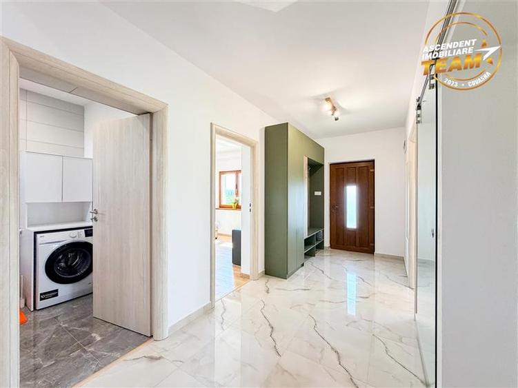Casă individuală cu 4 camere cu Teren 946 Mp în Exterior Est