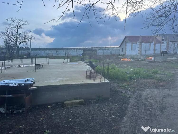 Teren de 400 mp, în Valu lui Traian