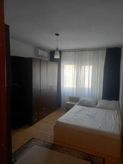 Garsonieră decomandată în Central