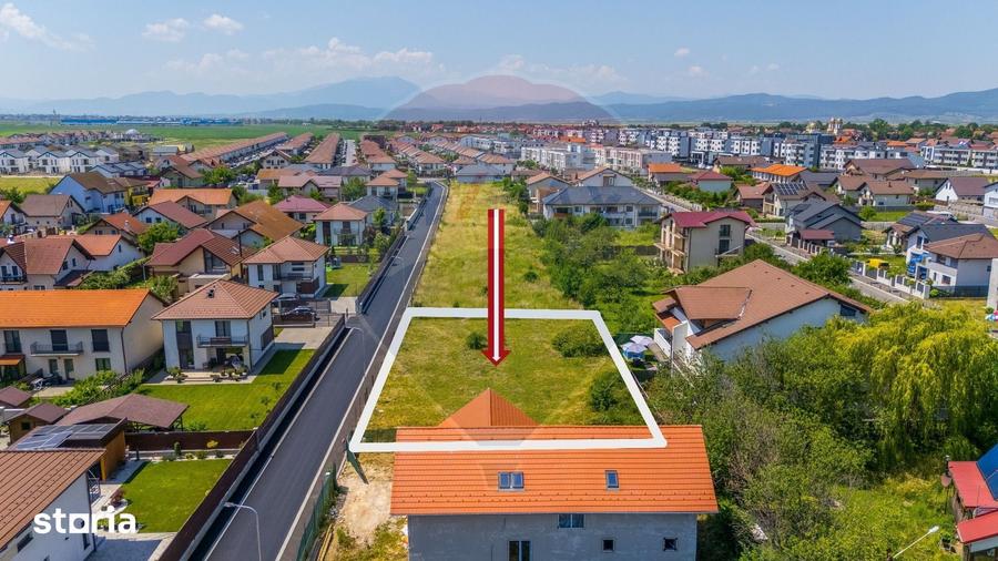 Teren de 885 mp, în Sud