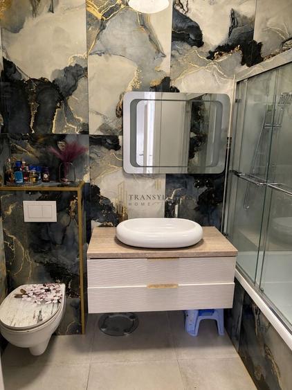 Apartament cu 3 camere semidecomandat, mobilat în Exterior Est