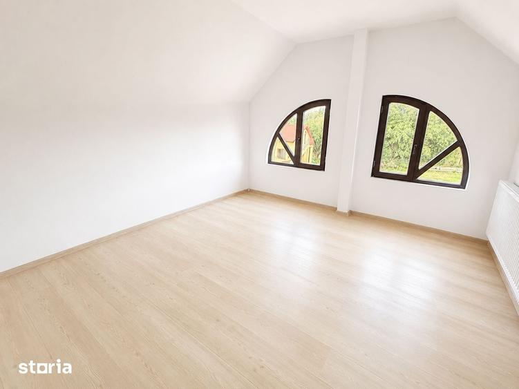Casă cu 2 camere cu Teren 450 Mp în Podu Roș